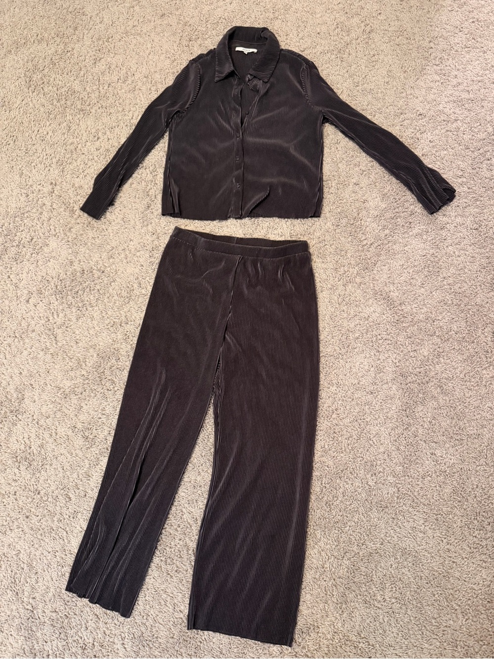 Ro & De Black Pleated Wide-Leg Pants with Matching Collared Top